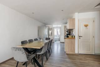 🏡 TE KOOP – Prachtige duplex met 2 slpk in Schaarbeek – Daillywijk<br /><br />We Invest Brussel-Europa biedt u dit appartement aan, gelegen in de Gustave Fussstraat 24 te 1030 Schaarbeek, in het hart van de zeer gegeerde Daillywijk.<br /><br />✨ Een ideaal pand voor investeerders, dat onmiddellijke opbrengst combineert met een topligging.<br /><br />🔹 Indeling :<br />1 duplexappartement op de bovenste verdieping van een nieuwe, kleinschalige mede-eigendom<br />Bergingsruimtes<br /><br />🔧 Technische aspecten<br />EPC: G<br />Elektriciteit niet conform<br /><br />📍 Een uiterst gegeerde buurt<br />Gelegen op een steenworp van de Avenue Plasky, geniet het pand van een dynamische en populaire omgeving:<br />🚋 Uitstekende bereikbaarheid met het openbaar vervoer (tram, bus, snelle toegang tot het centrum en de Europese wijk)<br />🛍 Talrijke winkels, supermarkten, restaurants en diensten<br />🌳 Nabij parken, scholen en internationale instellingen<br />🚗 Snelle toegang tot de grote verkeersassen en de NAVO / Europese wijk<br /><br />Een wijk met een zeer sterke huurvraag, ideaal voor een veilige investering.<br /><br />📞 Bezoeken enkel op afspraak met :<br />Rebecca Hallal<br />We Invest Bruxelles-Europe<br />📱 Tél. : +32 472 12 62 42<br />📧 Email : bruxelles.europe@weinvest.be<br /><br />👉 Volledig dossier, huurinkomsten en voorwaarden op aanvraag.<br />Andere panden te koop in Schaarbeek op WeInvest.be