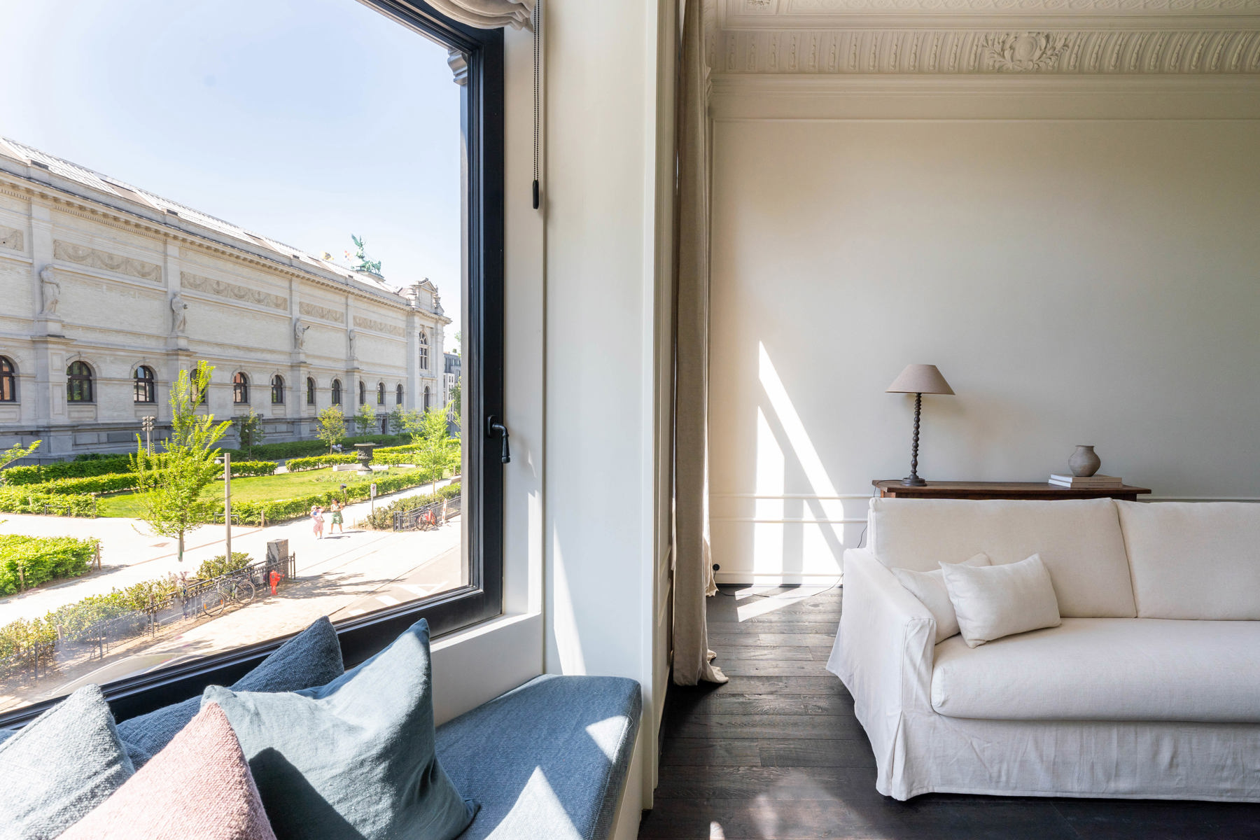 Stijlvol gerenoveerde herenwoning aan de voet van het KMSKA - foto 1