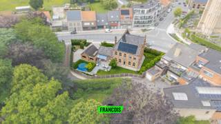 In het centrum van Esen bevindt zich deze unieke pastoriewoning . Door zijn ligging bevinden diverse lokale handelaars,...
