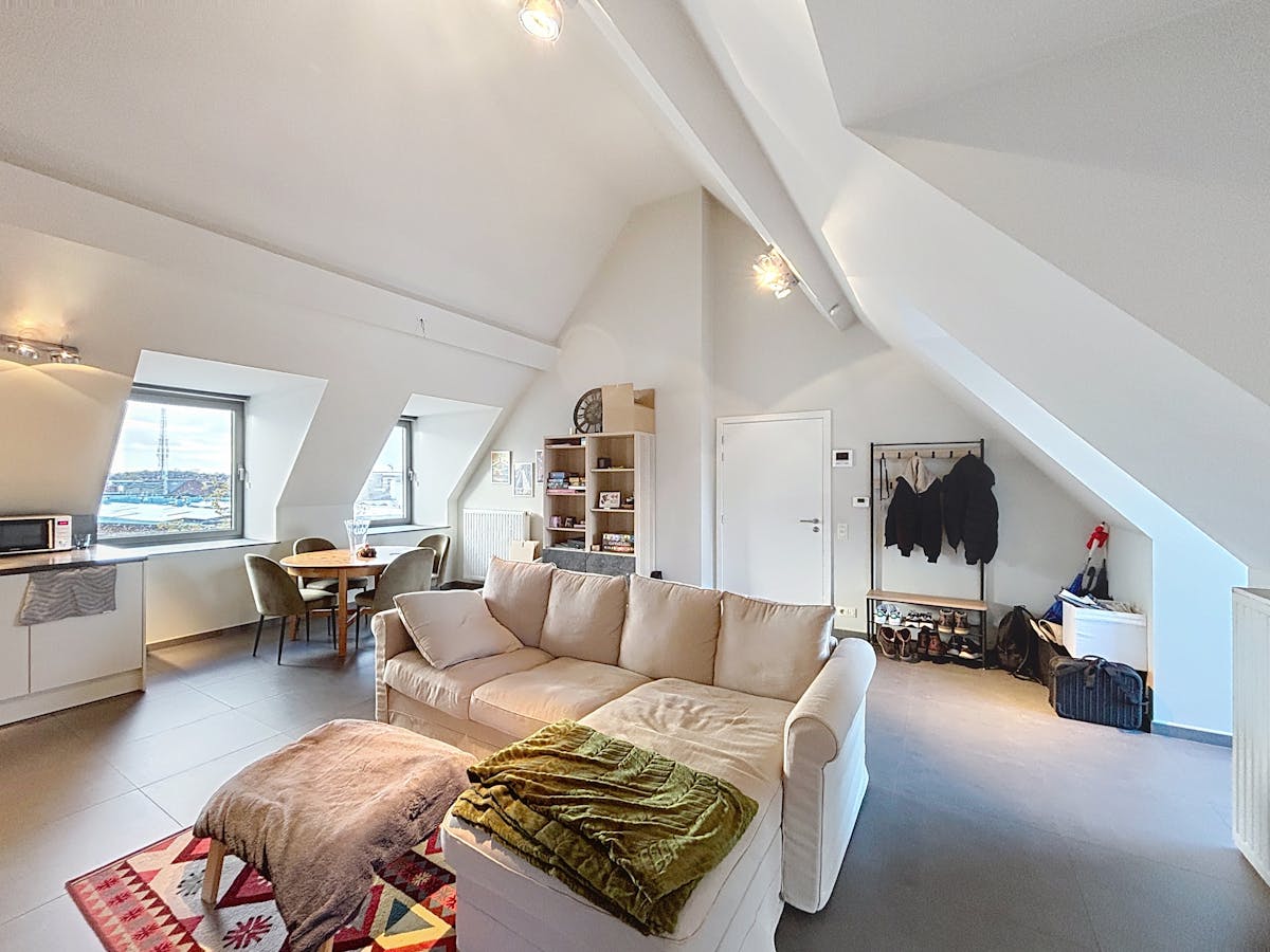 Cozy penthouse apartment for rent in Bruges with 2 bedrooms - photo 3