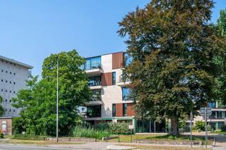 In deze kleine, hoogwaardig afgewerkte residentie (van de hand van CAS architecten), op wandelafstand van het natuurpark Rozebroeken, bevindt zich...