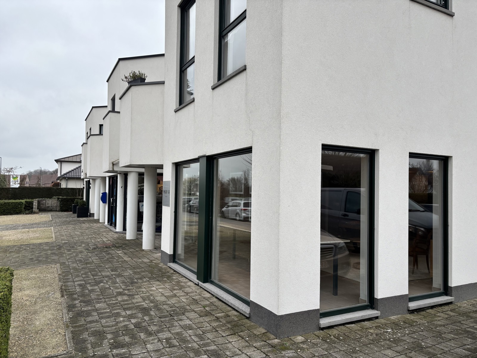 Instapklaar handelspand met topligging in Drongen - foto 4