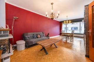 Located in an excellent area of Antwerp, this move-in-ready apartment offers two bedrooms and a spacious terrace. Situated in a quiet one-way street, it combines a pleasant residential setting with all the advantages of vibrant city life.<br /><br />An excellent location<br />The location is undoubtedly one of the property's major assets. From Marnixstraat, you can easily reach Park Spoor Noord, Het Eilandje and Antwerp Central Station. Shops, restaurants, public transport and Velo bike stations are all within walking distance.<br /><br />Bright living space and practical layout<br />Upon entering, you are immediately welcomed into the bright living room at the front of the apartment. Thanks to the abundance of natural light, this is a pleasant and inviting living space.<br />Adjacent to the living room is the move-in-ready kitchen, which is fully equipped with all the necessary appliances and practically designed for everyday comfort.<br />At the quiet rear of the apartment we find two bedrooms equipped with roller shutters, with the bathroom adjoining it. The bathroom features a comfortable bath-and-shower combination and also provides sufficient space for a washing machine and tumble dryer.<br />The bedroom gives access to the approximately 8 m² terrace, which is equipped with a sun awning.<br />There is also no shortage of storage space: practical built-in cupboards throughout the apartment make optimal use of the available space.<br /><br />The apartment also includes a garage parking space and two basement storage units measuring 10 m² and 4 m² respectively. These are compulsory to purchase together with the apartment for €20,000, providing an especially practical additional asset in this central Antwerp location.<br /><br />Key features:<br />Move-in-ready apartment<br />2 bedrooms<br />Bright living room<br />Fully equipped kitchen<br />Bathroom with bath-and-shower combination<br />Spacious built-in cupboards in the hallway<br />Large terrace<br />Bike parking with 2 reserved spaces<br />Quiet location in a one-way street<br />Central location close to Park Spoor Noord, Het Eilandje and Antwerp Central Station<br /><br />Garage parking space and two basement storage units, compulsory to purchase for €20,000<br /><br />A move-in-ready apartment with a terrace and garage, in a central location in Antwerp — ideal for those looking to live comfortably and practically in the city.<br />The floor plan, EPC and electrical inspection report can already be viewed on the Wellimmo website under “Documents”.<br /><br />📩 More information or to arrange a viewing: info@wellimmo.net<br />📞 03/225 00 68