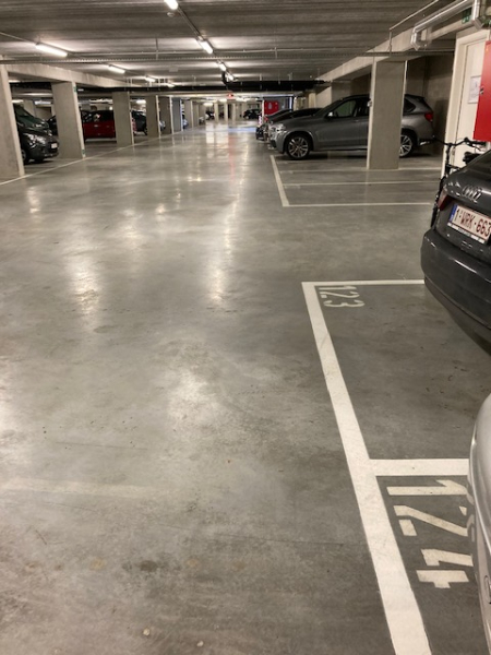 --- NIEUW --- Ondergrondse gelegen autostaanplaats te Gent - Einde Were 1 (residentie Dunant Gardens). - foto 4