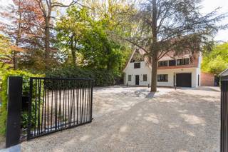 Zegersdreef 5In one of the most coveted and green avenues of Vriesdonk, within walking distance of the village center and right at the entrance to...