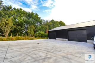 <br /><strong>LAATSTE UNITS! - </strong>Grote Loodsen te huur in het Fort Beernem - 1 unit van 300 m2 - De kleinste oppervlakte om af te nemen in 1 stuk is 300 m2. Deze is voorzien van een automatische sectionale poort met een geïntegreerde deur. Toegang tot het domein is inbegrepen. <br />Loods te huur in industriepark van Beernem. De loods is voorzien van een sectionaal automatische poort met inkomdeur. Het bedrijfspand kan dienst doen als loods, magazijn. Het bedrijfsgebouw voldoet aan alle huidige EPB-voorschriften. De vloer is bekleed met polybeton. Voor de loods zijn er parkeerplaatsen voorzien, alsook groenaanleg. Vlotte bereikbaarheid op minder dan 5 minuten van op- en afrit autosnelweg.<br /><br /><strong>- De huurprijs bedraagt 1250 EUR/maand exclusief BTW. <br /><br /><u>Troeven:</u></strong><br />- Nieuwbouw<br />- Alle schildelen voldoen aan de huidige EPB-norm<br />- Goede ligging <br />- Parkeerplaatsen voorzien <br />- Verlichting<br />- Lavabo &amp; toilet<br />- Dubbel stopcontact <br />- Aansluiting drijfkracht<br />- 70 m3 regenwater/jaar<br />- 1500 kWh/jaar<br /><br /><u><strong>L</strong></u><u><strong>igging:</strong></u><br />- goede bereikbaarheid <br />- slechts 2,5 km van op- en afrit autosnelweg<br />- vlotte verbinding met invalswegen naar Beernem, Knesselare en Aalter<br /> 
<div>
<div><span><span><span><span><span><span><span><span><span><span><span><span><span><span><span><span><span><span><span><span><strong> Wil je een afspraak vastleggen of wens je meer info 050 550 750 of info@perspectiefvastgoed.be</strong></span></span></span></span></span></span></span></span></span></span></span></span></span></span></span></span></span></span></span></span></div>
</div>

<div> </div>