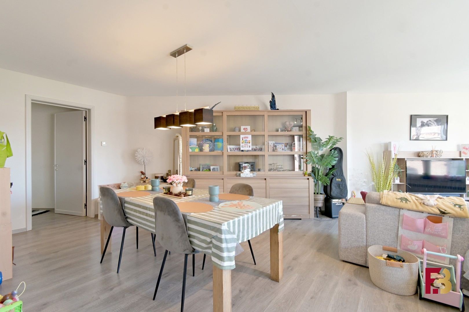 Lichtrijk 2-slaapkamerappartement in een kleinschalige residentie te Bavegem - foto 4