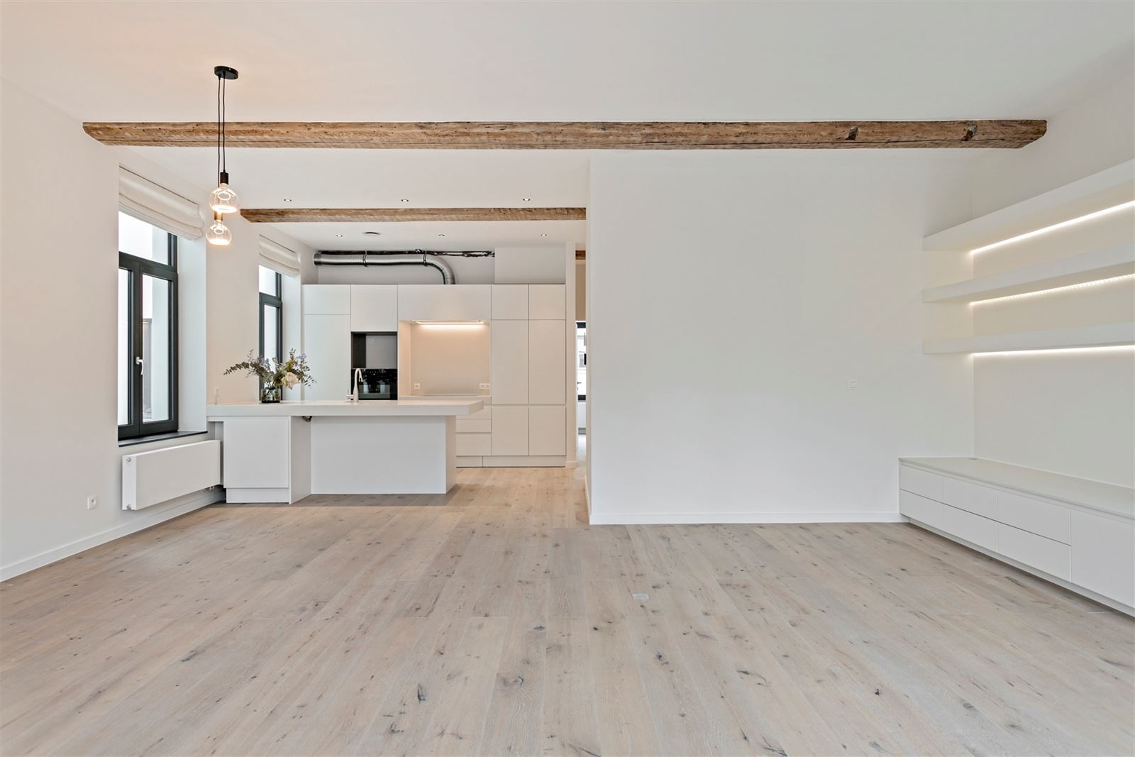 Ruimte, stijl en licht in dit stijlvol gerenoveerd 3 SLPK appartement. - foto 4