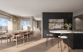 Residentie Edgar Degas verrijst op de hoek van de Markt en de Meeuwenlaan in De Panne, op een locatie die rust en bereikbaarheid combineert. Dankzij de centrale ligging bevinden winkels, horeca en openbaar vervoer zich op wandelafstand, terwijl de drukte van het centrum net buiten beeld blijft. Een ideale uitvalsbasis voor wie centraal wil wonen zonder in te boeten op woonkwaliteit.<br /><br />Dit appartement omvat de volledige 7de verdieping met terras en maakt deel uit van een residentie met 28 wooneenheden, telkens afgewerkt met duurzame en onderhoudsvriendelijke materialen. Elke unit beschikt over vloerverwarming via geothermie, dit systeem benut aardwarmte voor verwarming in de winter én passieve koeling in de zomer. Het ventilatiesysteem D draagt bij aan een aangenaam en energiezuinig binnenklimaat. Ondergronds bevinden zich parkeerplaatsen, garages en private bergingen, met vlotte toegang via twee inkomhallen aan de Meeuwenlaan.<br /><br />Fenomenaal en groot appartement (175,22 m² bewoonbare oppervlakte) met ruim terras (43,14 m²) en prachtig zicht! Ideaal als luxueuze vaste woonst of tweede verblijf. <br /><br />Indeling: inkomhal met plaats voor vestiaire | gigantische leefruimte met open keuken en toegang tot groot, west gericht zonneterras | polyvalente ruimte (bureau / extra berging) | twee afzonderlijke toiletten | berging met aansluiting voor wasmachine | master bedroom met mogelijkheid tot dressing en ensuite badkamer met bad, inloopdouche, dubbele lavabo in meubel en toilet | nog twee volwaardige slaapkamers | badkamer met inloopdouche en lavabo in meubel. <br /><br />Er is een private kelder en een gemeenschappelijke fietsenberging voorzien. Mogelijkheid tot aankoop van een ondergrondse garage.<br /><br />Rustig wonen, pal in het centrum van De Panne? Contacteer ons snel voor een afspraak of een bezoek aan het modelappartement.