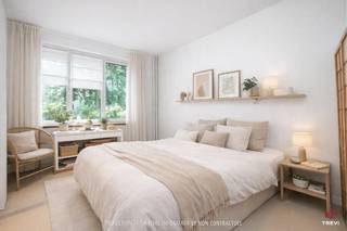 <p>SCHAERBEEK – In the ‘Chazal’ neighbourhood, close to Josaphat Park, NATO and all amenities, come and discover this charming three-bedroom flat in need of modernisation. Situated on the famous Boulevard Général Wahis (an extension of Boulevard Lambermont), this beautiful flat, with a gross floor area of ±117m², on the ground floor. It comprises: an entrance hall with ample storage space, a living room of ±34m² (parquet flooring beneath the carpet), a fitted kitchen (with the option to remove the partition between the living room and the kitchen), a separate toilet, a shower room, 3 bedrooms (measuring ±9m², ±15m² and ±19m² respectively), an enclosed terrace of ±5m² (in compliance with planning regulations), a large cellar and a spacious garden of ±80m² to the side of the building. All measurements are provided for indicative purposes only. Energy Performance Certificate: G, 75 kWh/m²/year. Electrical installation not compliant. </p>
<p><b>SCHAERBEEK</b>, Boulevard Général Wahis, beautiful 3-bedroom apartment of ± 120m² with garden of ± 80m² located on the ground floor, in need of modernization.</p>
<p></p>
<p><u>On the ground floor: </u></p>
<ul>
<li>Entrance hall with cupboards</li>
<li>Living room of ± 34m² with open fire - Carpet</li>
<li>Kitchen of ± 11m² - Tiles</li>
<li>Night hall</li>
<li>Bedroom 1 of ± 9m² - Carpet</li>
<li>Bedroom 2 of ± 19m² - Parquet</li>
<li>Bedroom 3 of ± 15m² - Carpet</li>
<li>Bathroom of ± 4m² - Tiled floor</li>
<li>Separate toilet</li>
<li>Small terrace/enclosed balcony of ± 5m²</li>
<li>Garden of ± 80m²</li>
</ul>
<p>Large cellar of ± 10m²</p>
<p>Service charges: ±€156/month<br />Maintenance fund: €15/month<br />Hot water, cold water, heating: ±€164/month</p>