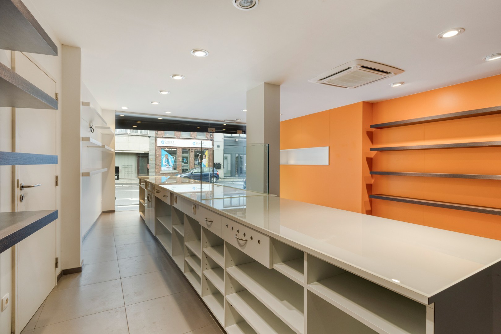 Super gelegen handelspand met garage in Heverlee! - totale oppervlakte +/- 260 m² + kelder van 38m² - foto 4