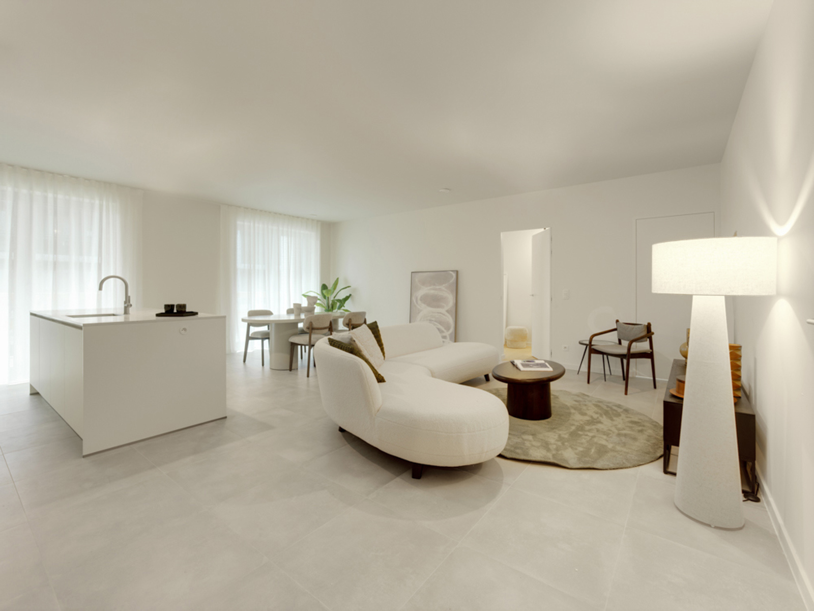 Lichtrijk 2-slaapkamerappartement met ruim (overdekt) terras - foto 3