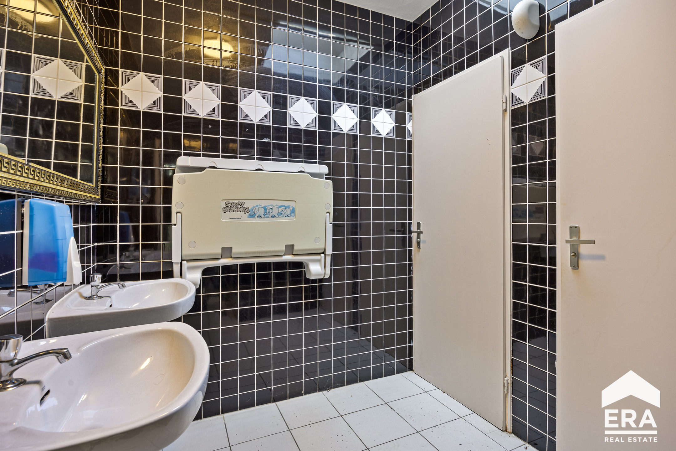 Commercial à vendre à Hechtel-Eksel avec 3 chambres - photo 5