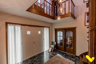 Aan de rand van het centrum van Tessenderlo vinden we deze woning op een perceel van 613m².Bij het betreden van de woning komen we in de mooie...