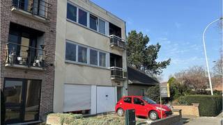 Interessante OPBRENGSTEIGENDOM met 3 wooneenheden, GARAGE en TUIN te koop in Sint-Pieters Brugge.+ Steeds vlot verhuurd!+ Uitstekende mobiscore  9 op...