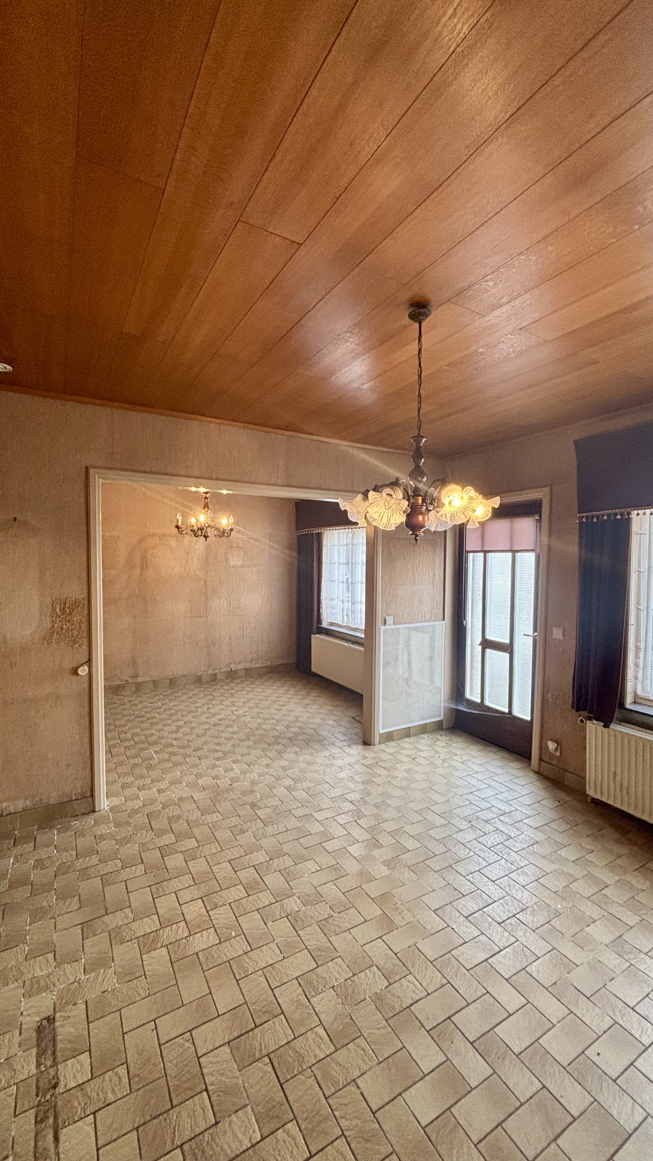 Geluwe - Te renoveren woning met garage en tuin - foto 2