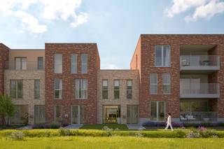 Deze gesloten bebouwing met een grondoppervlakte van 140m² combineert efficiënt ruimtegebruik met hedendaags wooncomfort. Op het gelijkvloers vind je een open leefruimte met keuken, een berging en een apart toilet. De eerste verdieping beschikt over drie slaapkamers, een ingerichte badkamer, een berging en een apart toilet. De tweede verdieping heeft een ruime slaapkamer met dressing, een berging en een tweede optionele badkamer. Geïnteresseerd? Neem contact op via 03 808 43 94 of info@matexi.be.