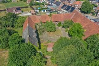 Unieke 19de-eeuwse hoeve ‘t Hof van Lombeek met binnenplaats en gastenverblijvenIn het charmante Sint-Katherina-Lombeek, op een boogscheut van het...
