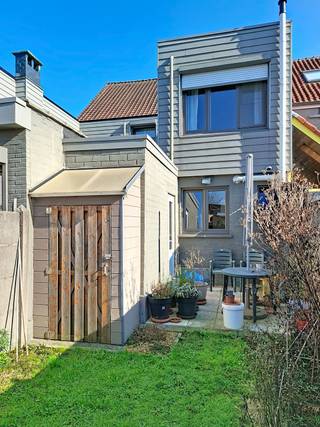 Uitstekend gelegen woning in een rustige straat, op wandelafstand van winkels, scholen en openbaar vervoer. In de nabije omgeving vind je...