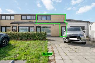 Dit gezellig appartement is gelegen in een rustige buurt te Bredene. Het appartement bevindt zich op de eerste verdieping. Het betreft...