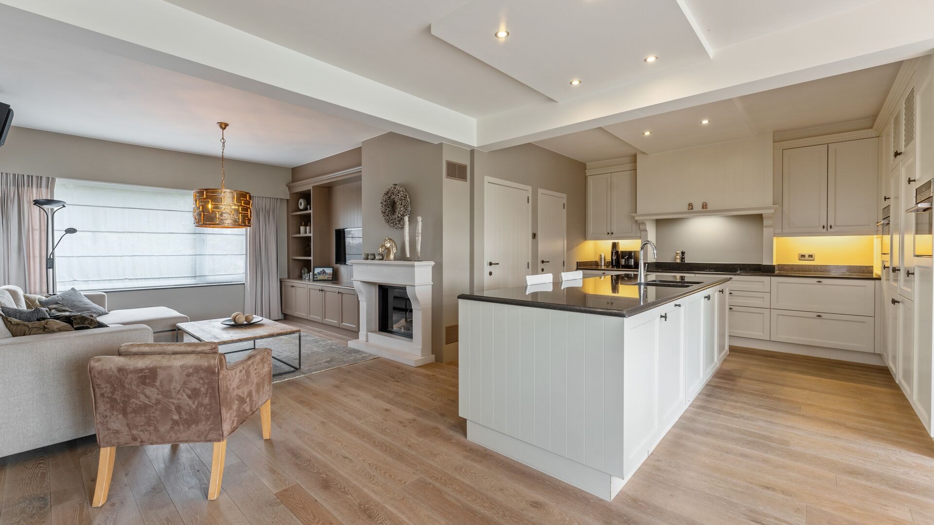 Charmante eigendom op ca. 1 hectare met 4 paardenstallen, zwembad en poolhouse - foto 5