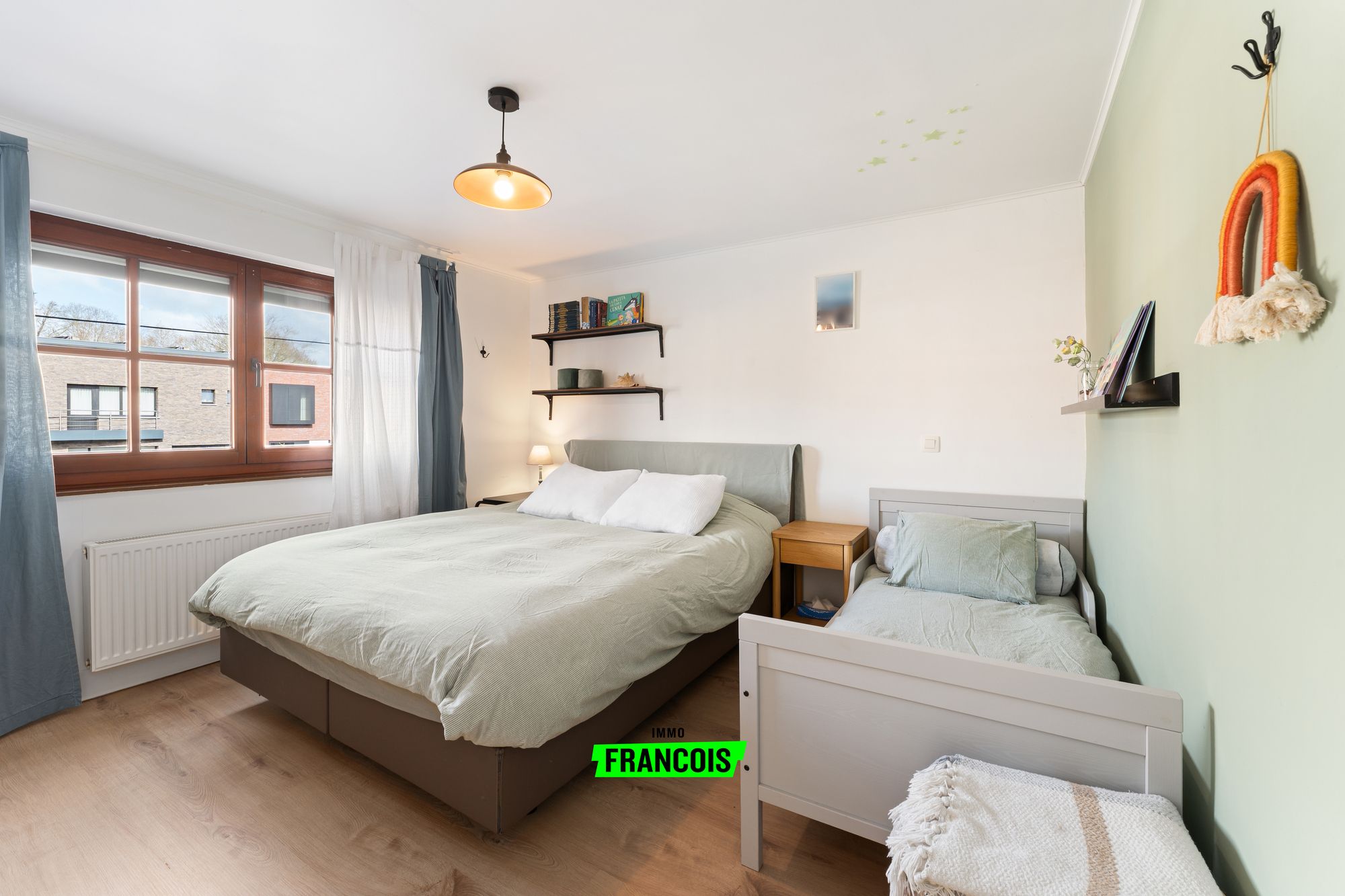 Charmante instapklare woning met volledig afgewerkte zolderverdieping nabij centrum Waarschoot - foto 5