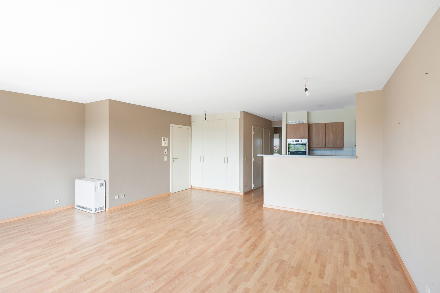 Zongericht ruim 2-slaapkamer appartement met prachtige zichten - photo 4