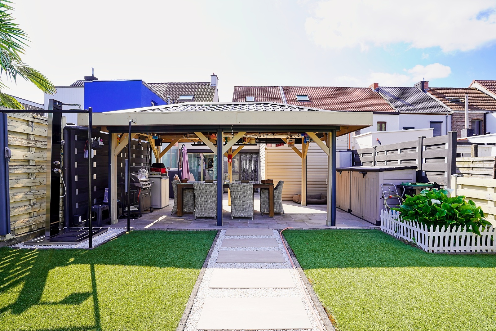 Ruime gezinswoning met zonnige tuin, garage en 3 slaapkamers - foto 2