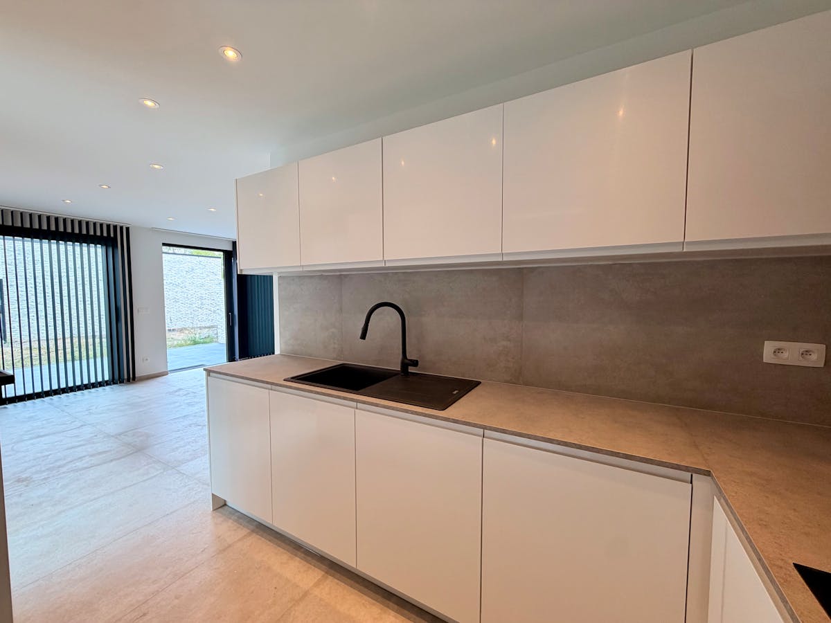 Appartement récemment construit au rez-de-chaussée à louer à Genk. - photo 5