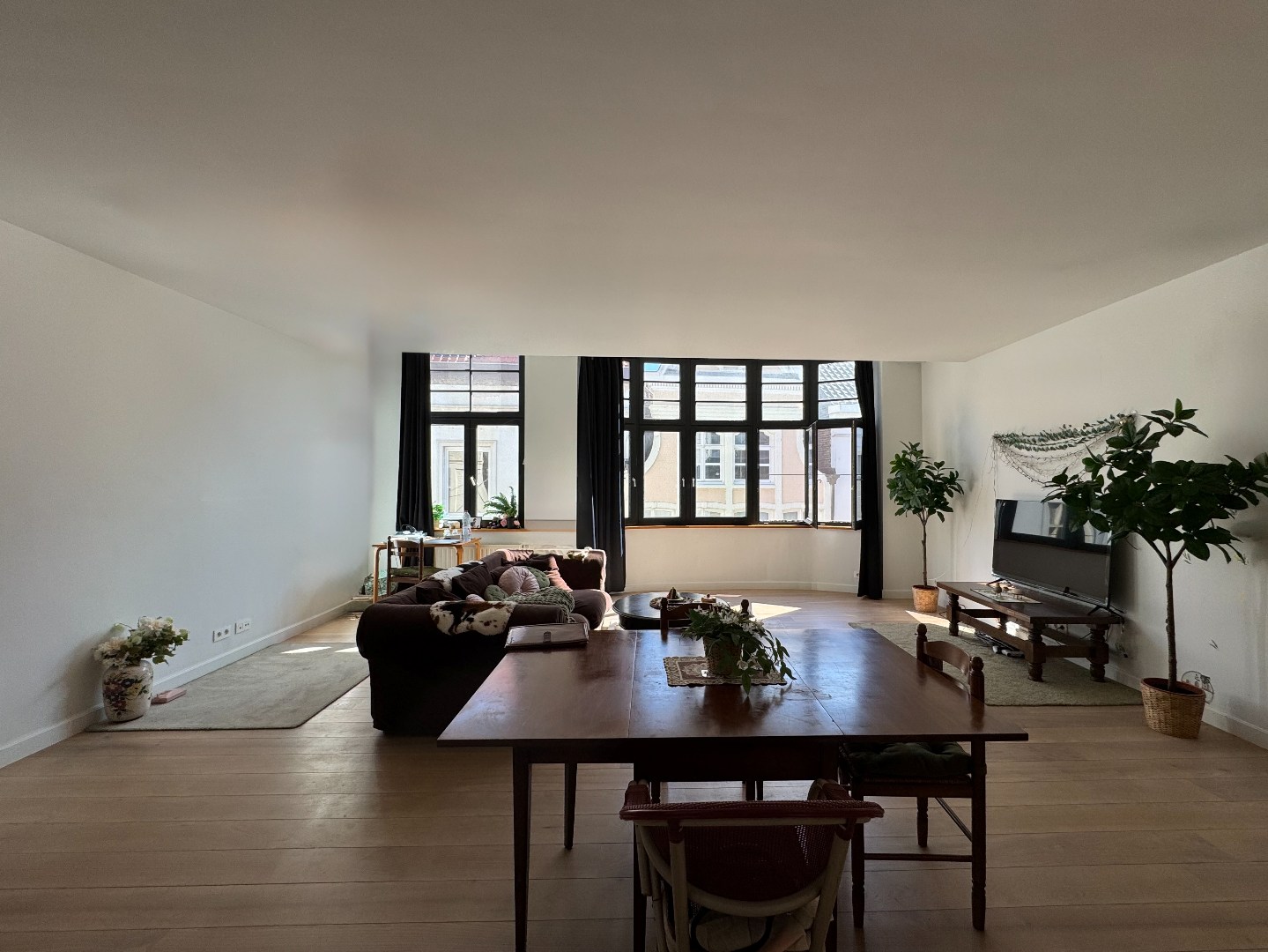 Stijlvol en lichtrijk appartement met 2 slaapkamers op topligging in Gent - foto 3