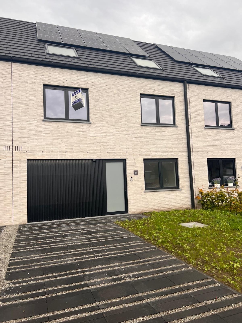 Prachtige nieuwbouwwoning met 6 slaapkamers, tuin en achteruitgang - foto 2