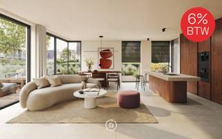 Welkom in Fine Fleur. Een kleinschalige, exclusieve nieuwbouwresidentie in Koksijde waar rust, privacy en elegantie samenkomen voor een unieke woonbeleving.<br />Op de hoek van de Koninginnelaan en de Burgondiestraat, vindt u deze parel. Op wandelafstand van het strand geniet u niet alleen van een gezellige buurt, maar ook van een centrale ligging dichtbij winkels, horeca,...<br /><br />Voor de architectuur en materialisatie is bewust gekozen voor een minimalistische benadering, waarin eenvoud en precisie centraal staan<br />Kamerhoge deuren en zorgvuldig geselecteerde materialen, zoals parket en volledig uitgeruste keukens, dragen bij aan een luxueuze en harmonieuze woonomgeving. <br /><br />Deze schitterende townhouse van 100 m² beschikt zowel over een magnifieke tuin (128 m²) als een terras (41 m²). <br />Het appartement bestaat uit een ruime en lichtrijke leefruimte met open keuken en gezellige eetplaats. Daarnaast beschikt het appartement ook over 2 slaapkamers en 1 badkamer, apart toilet en berging. <br /><br />Extra: <br />- Mogelijkheid tot aankoop staanplaats in de residentie (ondergrondse parking) <br />- Gemeenschappelijke fietsenberging<br />- Mogelijkheid tot aankoop ruime berging.<br /><br />Kortom, een stijlvol appartement op een fantastische locatie. <br /><br />Link naar website: https://www.finefleurkoksijde.be/<br /><br />Beschikbaar bij oplevering.