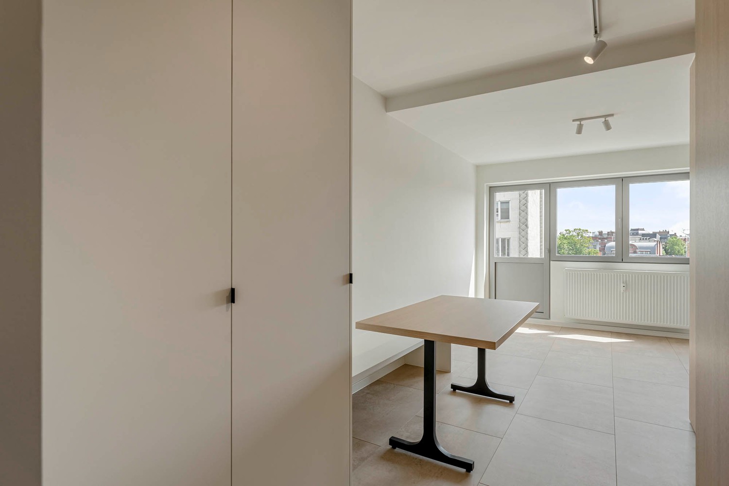 Totaalrenovatie! Centraal gelegen en hoogwaardig afgewerkt appartement met 1 slaapkamer en een terras te Leuven! - photo 5