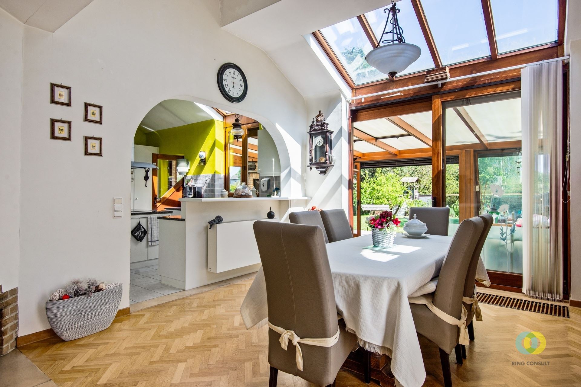 Ruime villa met 4 slaapkamers, bureau en garage   - foto 4
