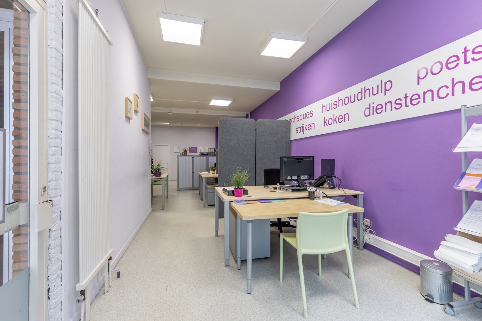 Bâtiment avec espace de bureau + 2 appartements - centre de Tongres - photo 5