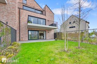 Dit recent en zeer energiezuinig gelijkvloers appartement (Label A) uit 2022 ligt aan de rand van Sint-Niklaas, met een vlotte verbinding naar...