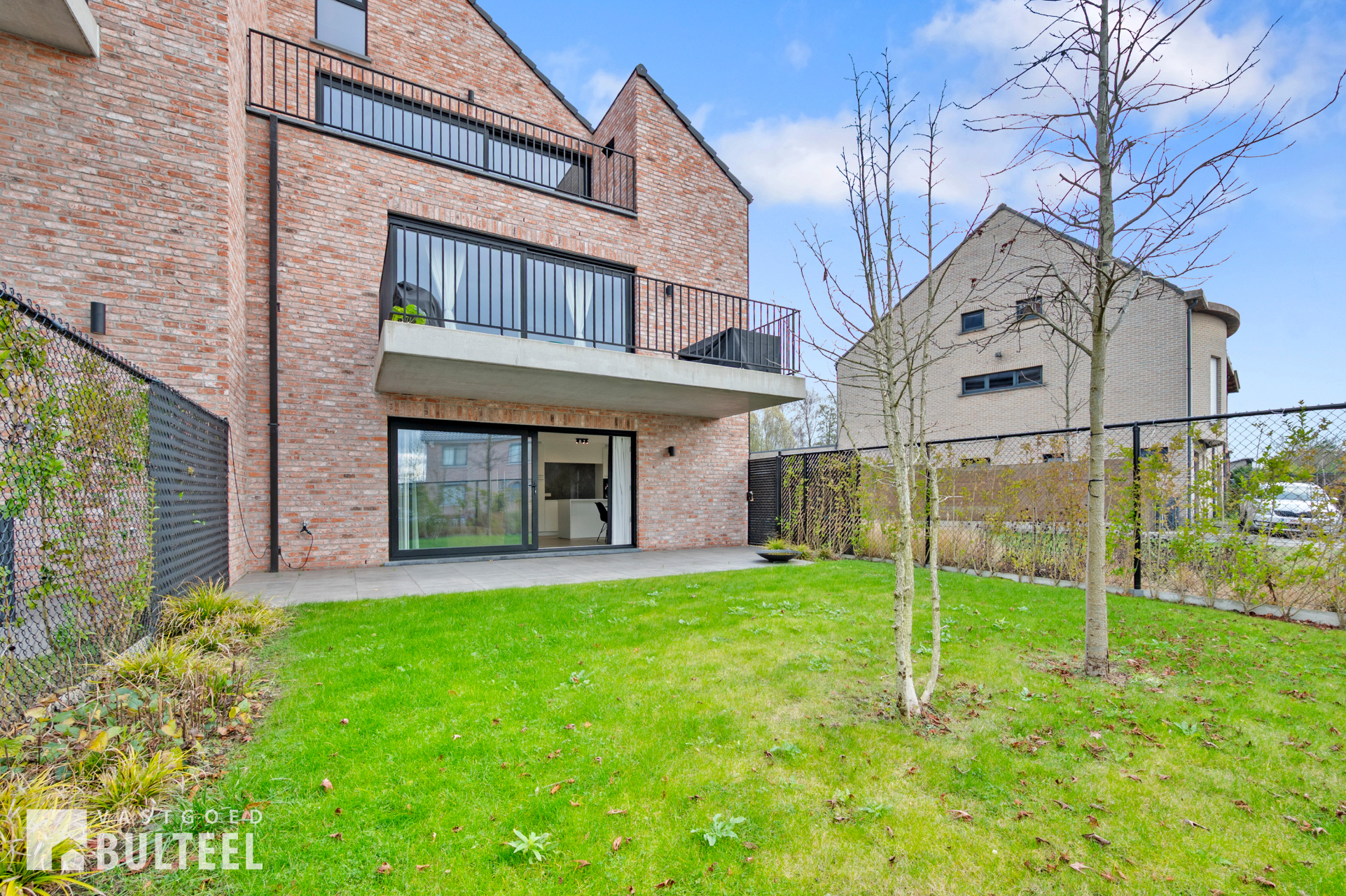 Energiezuinig gelijkvloers appartement met 2 slpkrs, garage en tuin! - foto 3