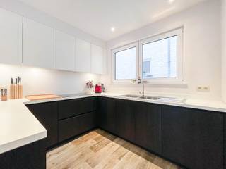 Ready-to-move-in 2-bedroom. GROUND FLOOR apartment, located in a small residence a few steps from Tijl Uilenspiegelplein and Keuvelhoekstraat...