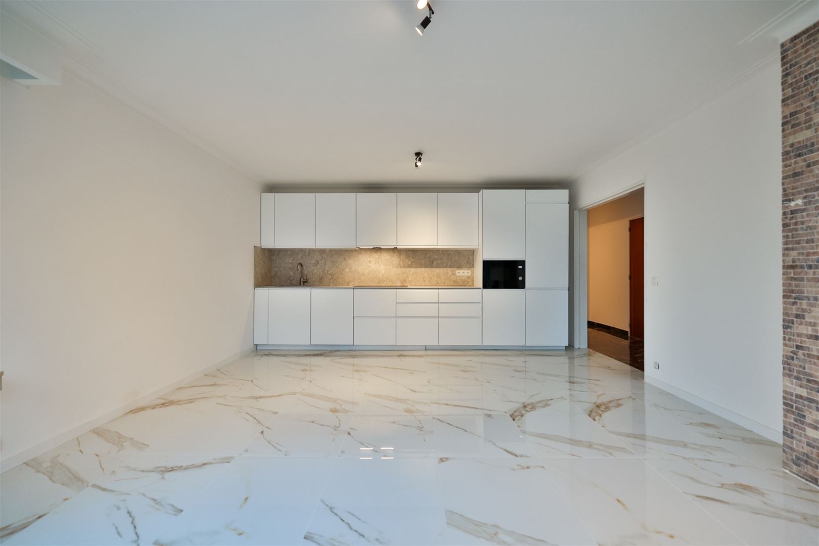 volledig vernieuwd 3-slpk appartement - foto 3