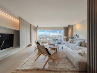 Subliem gerenoveerd appartement in duplex-vorm (180m2), uniek gelegen op de Kustlaan, met een panoramisch zicht over de Minigolf van het...