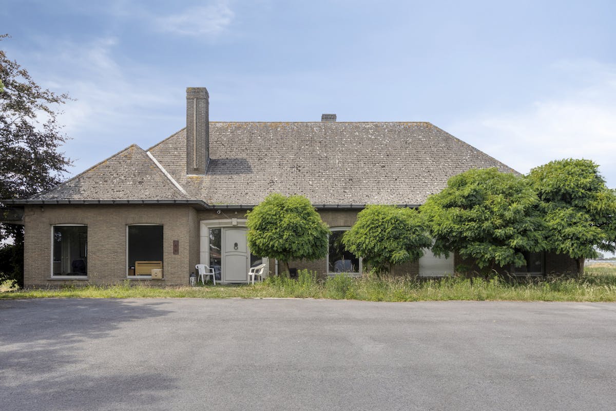 Semi-detached house with 3 bedrooms on a spacious plot in Gits! - photo 2