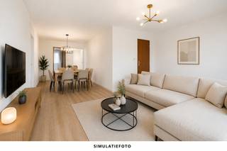 TE KOOP GERAARDSBERGEN<br />Dit instapklare appartement bevindt zich op de eerste verdieping van een rustige residentie in het gezellige Moerbeke. Dankzij de centrale ligging heb je werkelijk alles binnen handbereik: winkels, slagers, bakkers, openbaar vervoer,…<br />De indeling is doordacht en praktisch: een inkomhal, een lichtrijke leefruimte, een volledig ingerichte keuken, een badkamer, een apart toilet, één slaapkamer en een aangenaam terras waar je heerlijk kan ontspannen. Extra troef: Er is een parkeerplaats voorzien direct voor het gebouw.<br /><br />Bent u op zoek naar een uitstekende investering in vastgoed? Deze opbrengsteigendom biedt een unieke kans! Het appartement is vlot verhuurbaar, wat zorgt voor een correcte inkomstenstroom. Dit maakt het pand ideaal voor investeerders die op zoek zijn naar een zorgeloze investering met een aantrekkelijk rendement.<br /><br />Interesse om deze eigendom te bezichtigen? Neem vandaag nog contact met ons op!