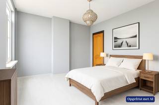 Bent u op zoek naar een woning met 4 volwaardige slaapkamers en koer? Dan stellen we graag deze woonst aan u voor!<br />Indeling:<br />Glv: inkomhal, twee polyvalente ruimtes (aan te passen naar één grote woonkamer), keuken en douchekamer met toilet. Via de keuken kan u de koer bereiken. <br />1v: twee slaapkamers, polyvalente ruimte (mits aanpassing kan hier een volwaardige badkamer geplaatst worden) en douchekamer met toilet.<br />2v: twee slaapkamers.<br /><br />Ligging: <br />Door de centrale ligging heeft u alles binnen handbereik. Op enkele meters van openbaar vervoer, winkels, verbindingswegen, scholen, … <br /><br />Pluspunten:<br />- Uiterst centrale ligging<br />- Elektriciteit is conform <br />- Meerdere slaapkamers <br />- Op te frissen naar eigen smaak <br />- Grote kelder<br /><br />Voor meer informatie of een bezichtiging kan u One vastgoed steeds bereiken op volgend nummer 03 360 85 30.