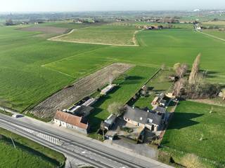 6% btw mogelijk en 2% registratierechten<br /><br />Droom je van een luxe vrijstaande woning op een riant perceel? Ontdek deze uitzonderlijke bouwgrond van <strong>2.695 m²</strong>, aangeboden door All-Bouw, gelegen in Kooigem met prachtige vergezichten. Hier heb je de kans om een unieke, op maat gemaakte woning te bouwen die perfect aansluit bij jouw wensen en levensstijl.<br /><br />Investeren in dit exclusieve perceel biedt aanzienlijke <strong>financiële voordelen</strong>:
<ul>
	<li>Verlaagde registratierechten: Bespaar minstens €36.000 op de aankoopprijs van de bouwgrond.</li>
	<li>Verlaagde BTW: Geniet van een lagere BTW-tarief van 6% op de bouw van jouw woning, indien je voldoet aan de voorwaarden. Dit kan leiden tot grote besparingen op de totale kosten van je droomhuis.</li>
</ul>
<br />Let op: er geldt een bouwverplichting op dit perceel. Samen met All-Bouw realiseer je een woning die volledig op jouw maat is ontworpen en gebouwd.<br /><br />Grijp deze unieke kans om jouw droomvilla te bouwen op een van de meest exclusieve percelen van Kooigem. Neem vandaag nog contact met ons op voor meer informatie. Hier begint de weg naar jouw luxe, op maat gemaakte woning!