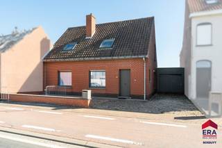 Te koop: gesloten bebouwing in Sint-Baafs-Vijve, gelegen aan de Wakkensteenweg, met een landelijk gelegen tuin en een gunstig EPC-label C. Deze...