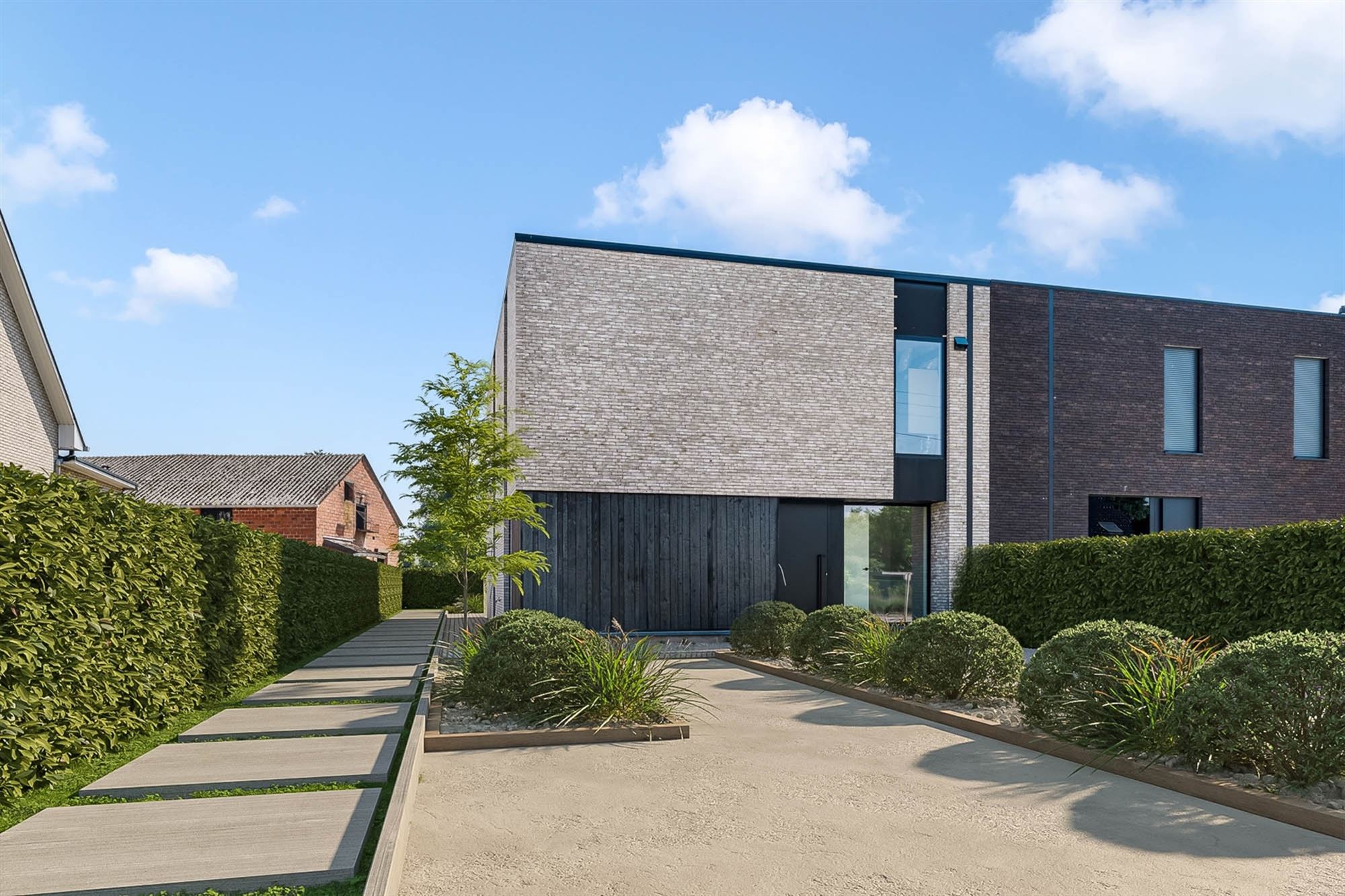 VOLLEDIG AFGEWERKTE NIEUWBOUWWONING (200M²) MET 3 SLAAPKAMERS EN E-PEIL 20! - foto 3