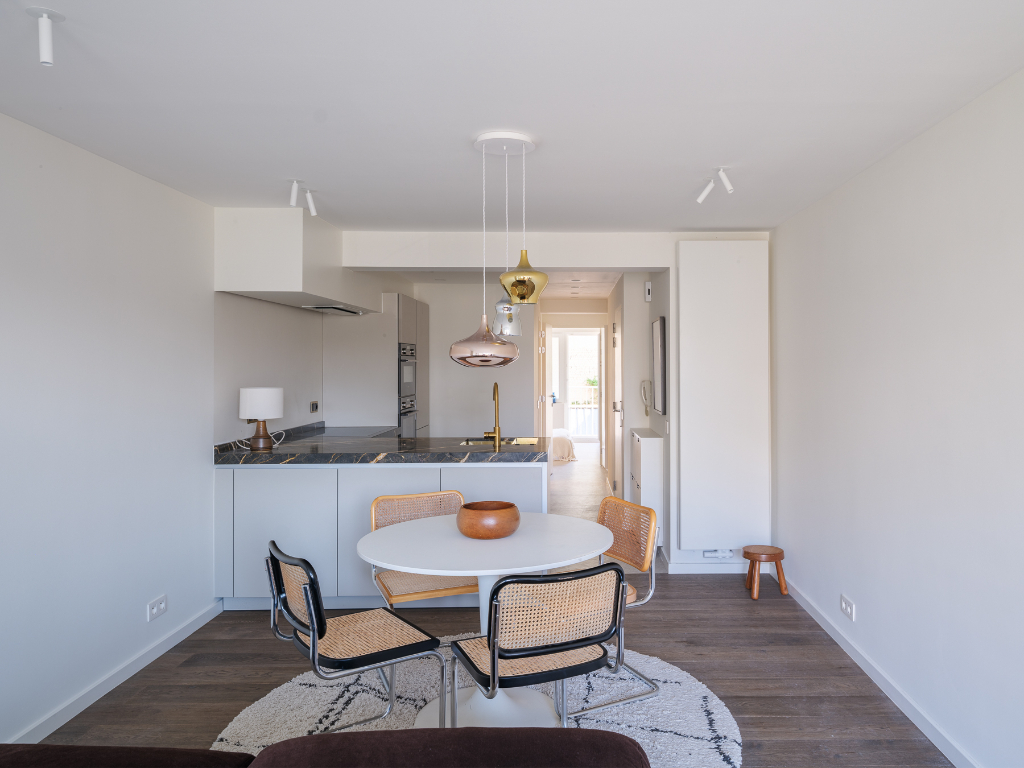 Lichtrijk gerenoveerd éénslaapkamerappartement met terras en zicht op het water - photo 4