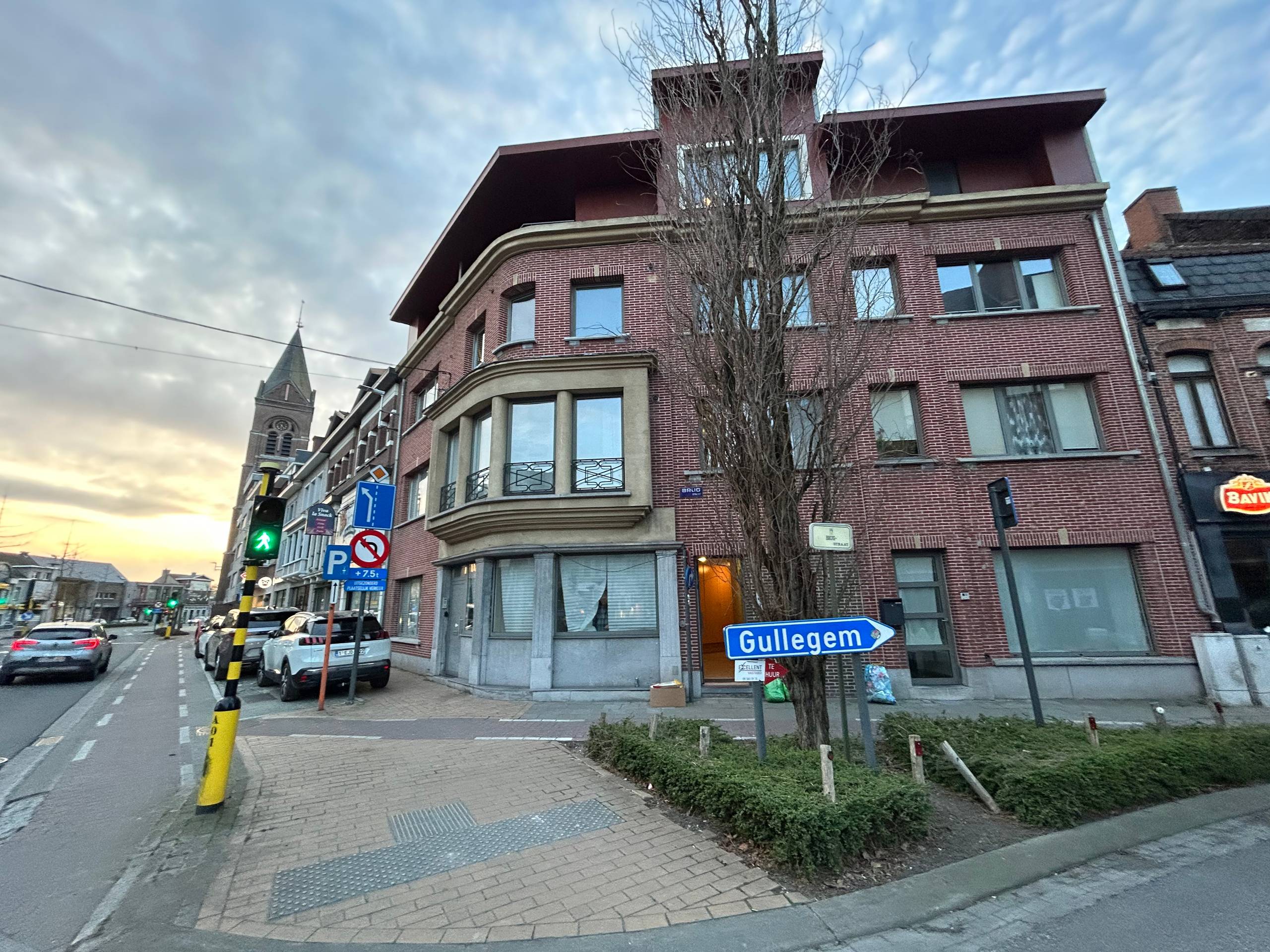 Penthouse met 2 slpk op 4de verdieping te koop - foto 1