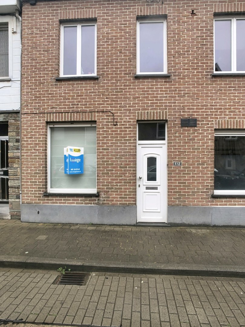 Volledig gerenoveerde woning vlakbij centrum en winkels - foto 1