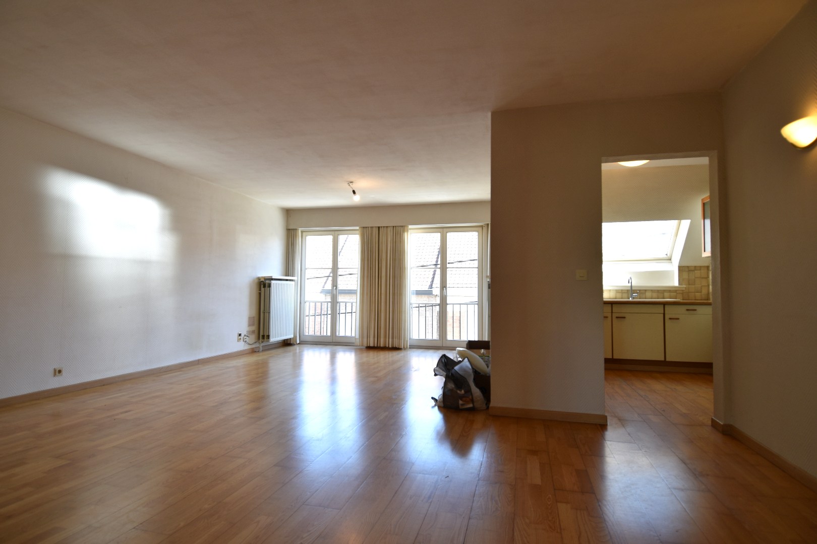 Ruim en lichtrijk 2-slaapkamerappartement (mogelijkheid tot meer) nabij centrum Zwevegem - foto 4